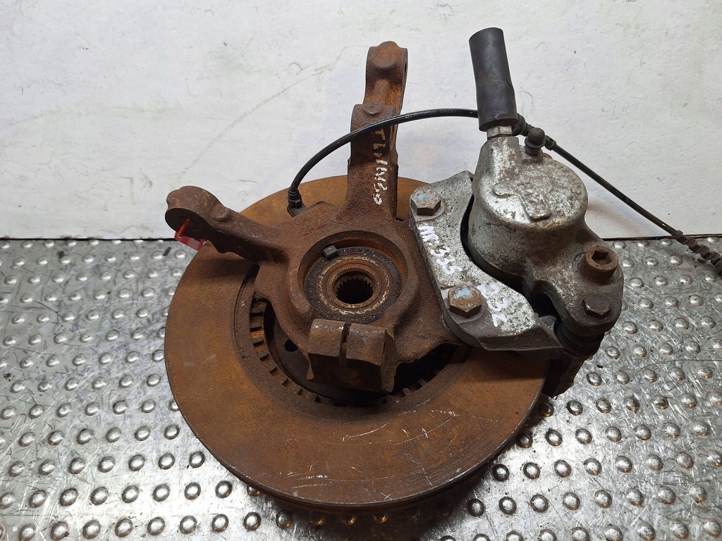 фото №1, Поворотный кулак перед левая 8200663586 renault twingo ii 1.2 1.6 tce 1.5 dci 07-