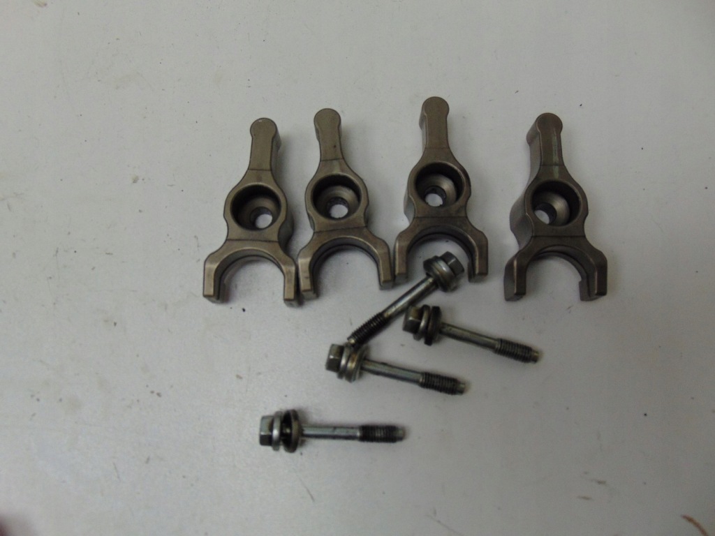 фото №1, Подножка кронштейн форсунки isuzu d-max 1 lift 3.0 td