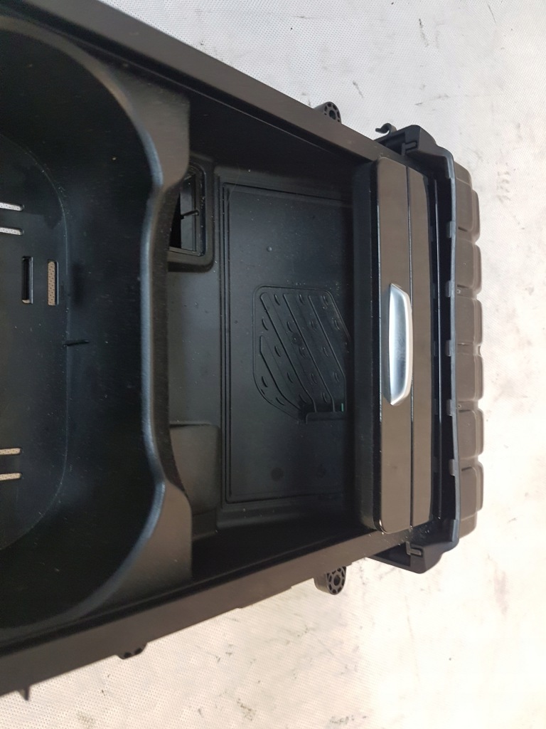 фото №10, Бардачок mecedes eqa gla w177 w118 зарядное устройство индукционная a1776806001