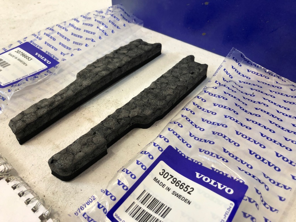 фото №4, Набор ремонтный дверь правое + левая volvo c30