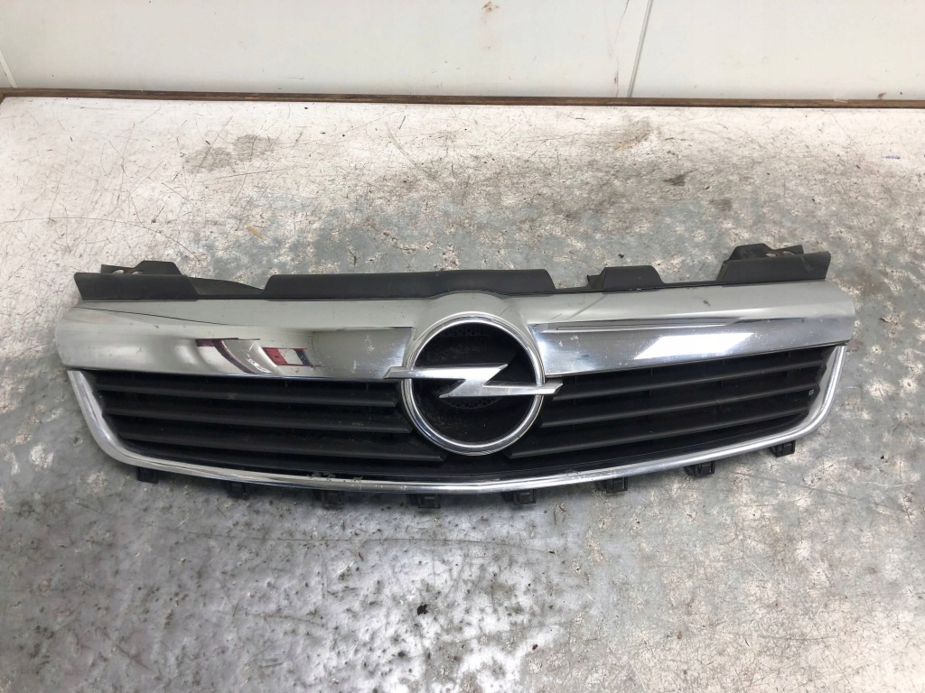 фото №1, Решітка радіатора решітка радіатора opel zafira b 13136136