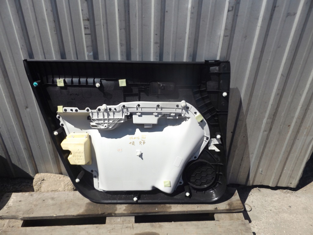 фото №3, Ignis iii обшивка двері правий перед