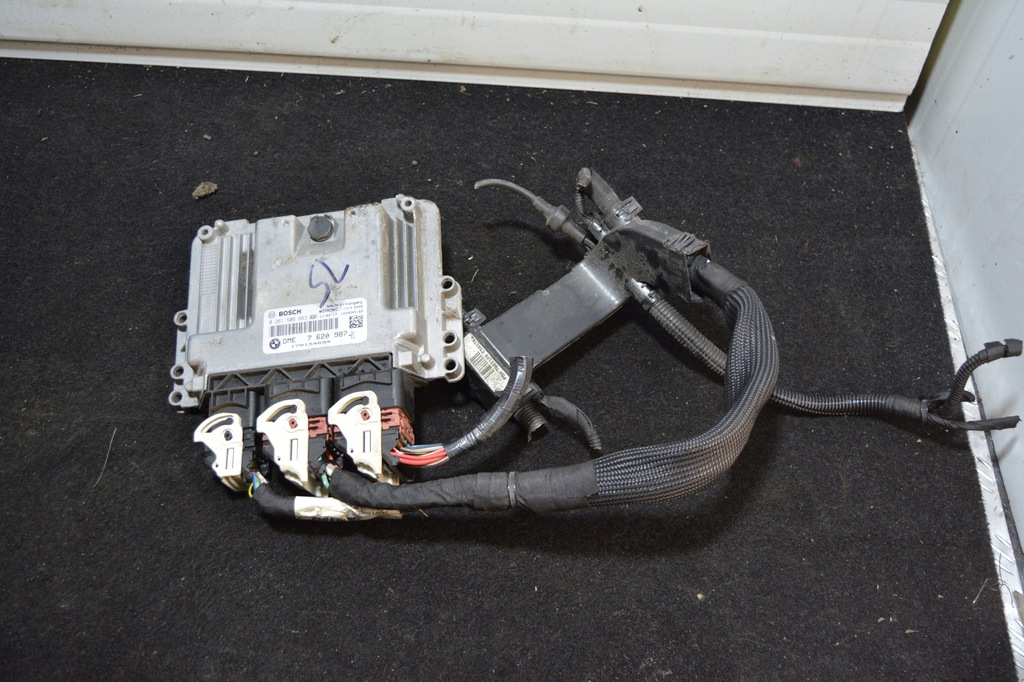 фото №1, Mini cooper r55 clubman 1.6 блок управления двигателя 7620987