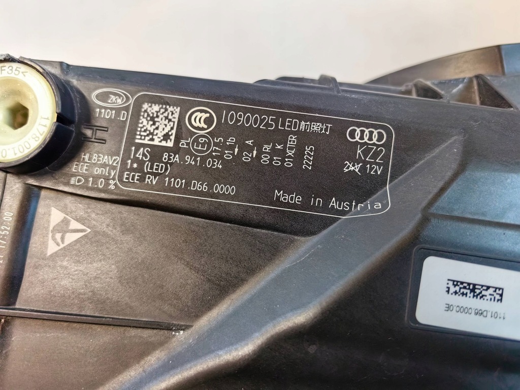 Audi q3 83a - фара full led правий cała polecam Оригінал