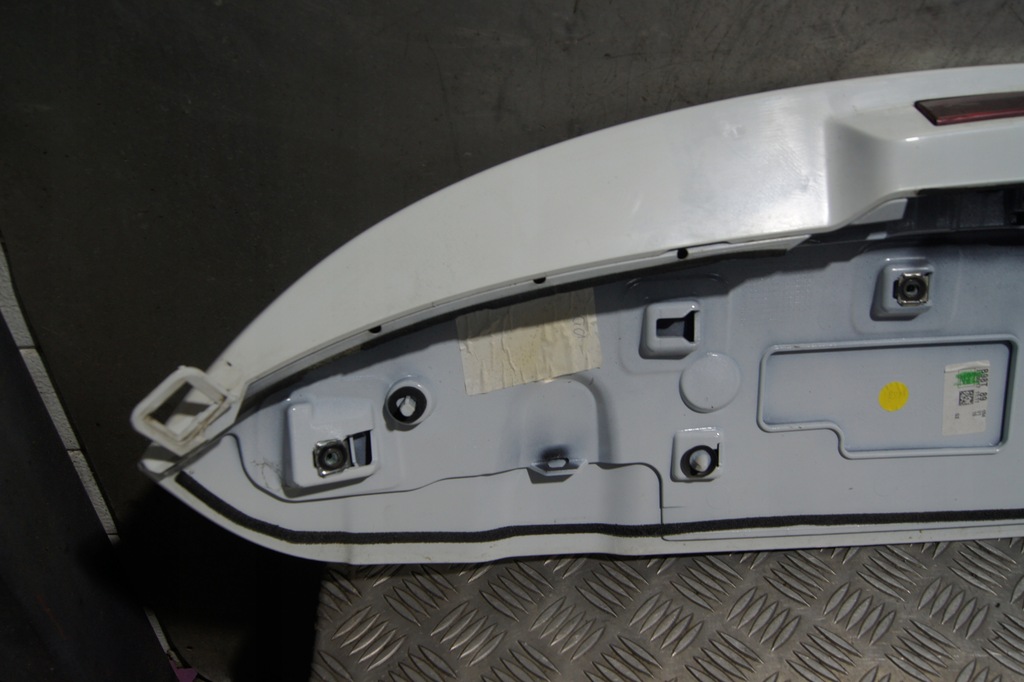 фото №10, Спойлер крышки задняя clio iv 960306579r