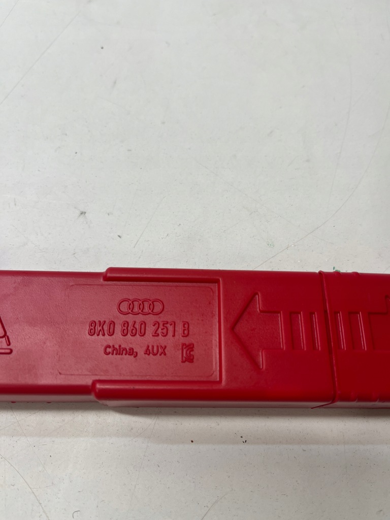 фото №6, Audi e-tron gt набір ремонтний коробка інструментальний 9j1863254 9j1863253