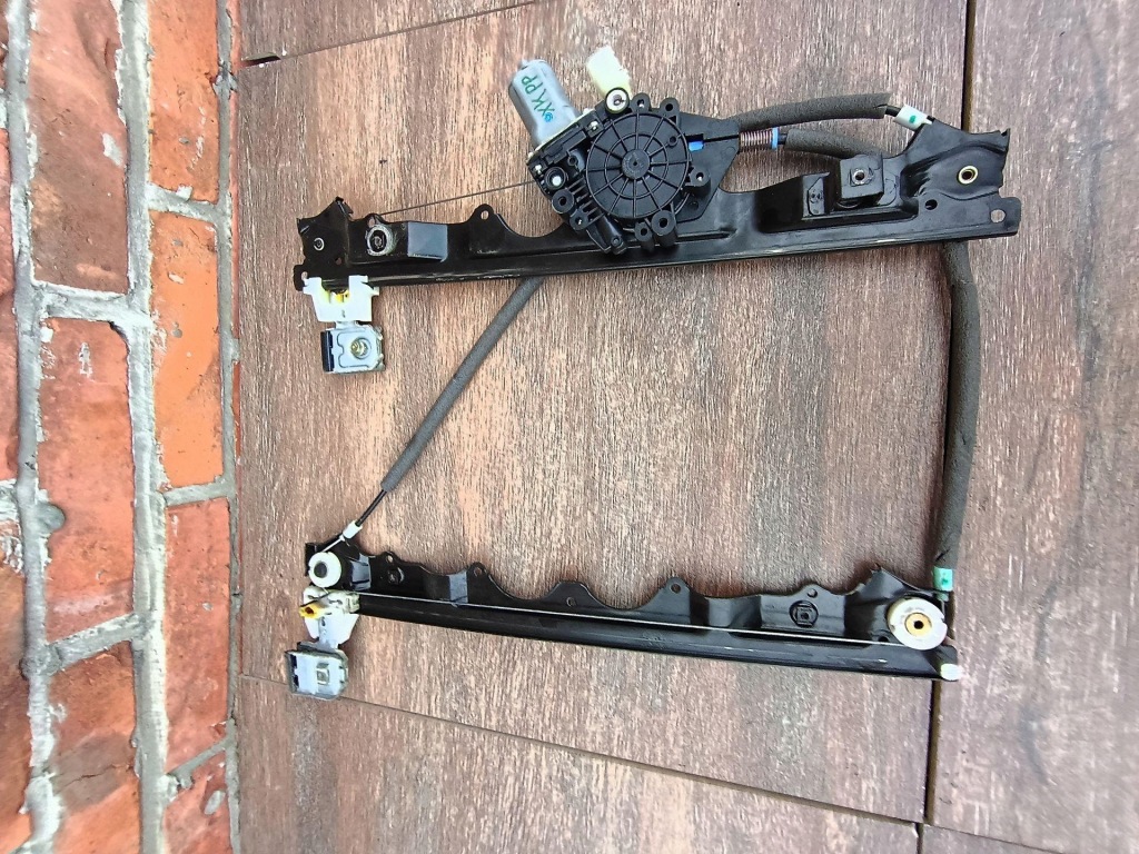 Jeep commander xk 05-10 r podmośnik механизм стекло правый перед 55396480ad в Украине