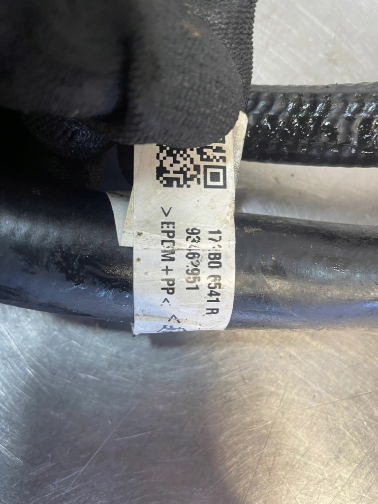 Заливная горловина крышка adblue пабтрубок  renault trafic iii iv 172b05169r Доставка