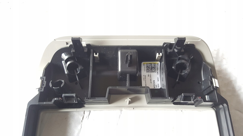 фото №10, Лампа потолочный skoda octavia 5e3959561 демонтаж