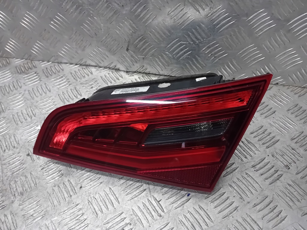 фото №9, Audi a3 8v лампа правая w крышка sportback