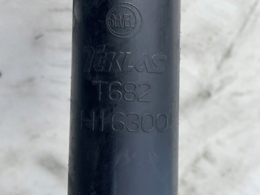 Peugeot boxer jumper 2.2 hdi шланг труба воды 1366739080 в Украине