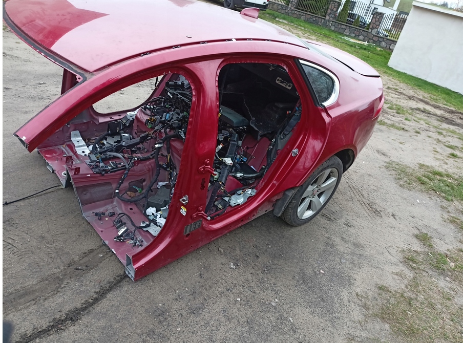 фото №1, Jaguar xf ii x260 чверть pas задня крила