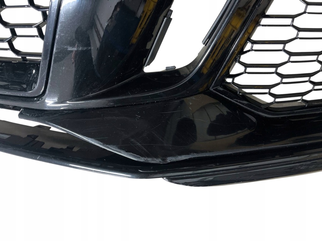 Бампер, решітка , решітка радіатора, ґрати audi rs-3/rs3 8v4 рестайлінг  8v4807437e 666. Оригінал