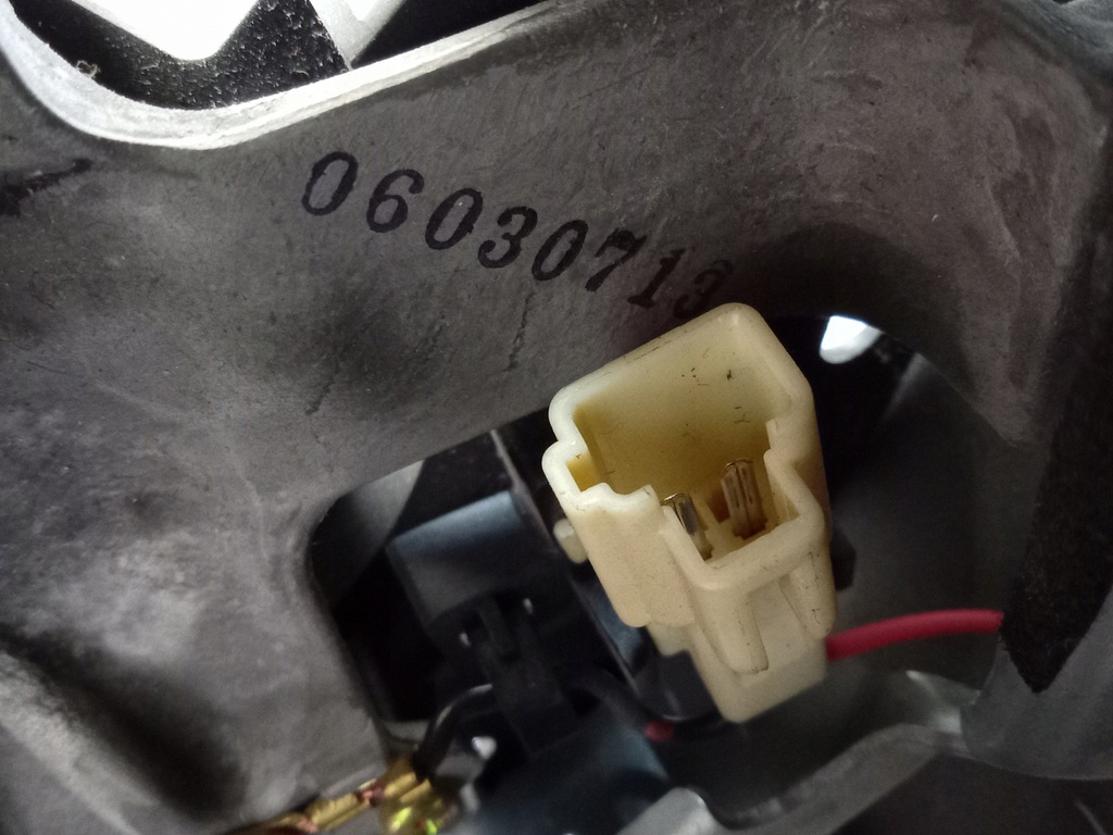 фото №4, Mazda 2 i dy повітропровід триспицева мультифункція