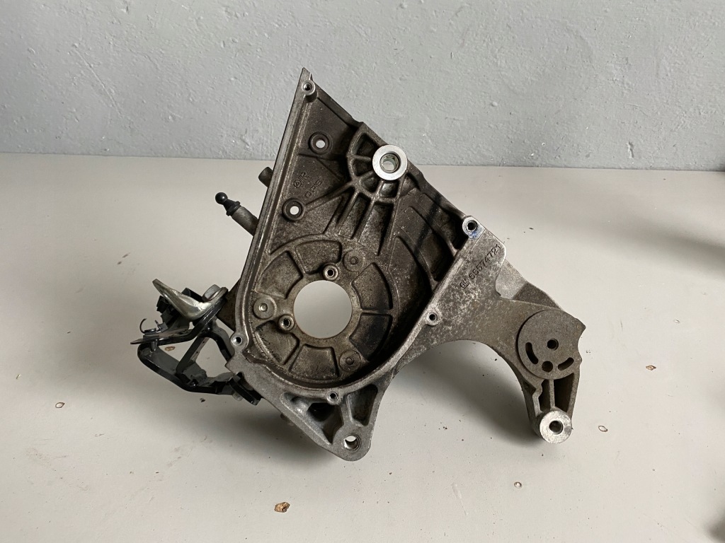 фото №3, Opel insignia 2.0 cdti кронштейн двигателя