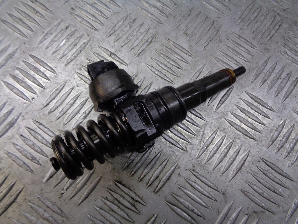 фото №1, Насос-форсунка golf v plus 038130073ag