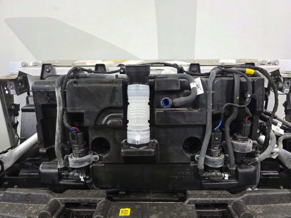 Ремень передний радиатор bmw ix i20 drive40 радар 8666817 с Разборки