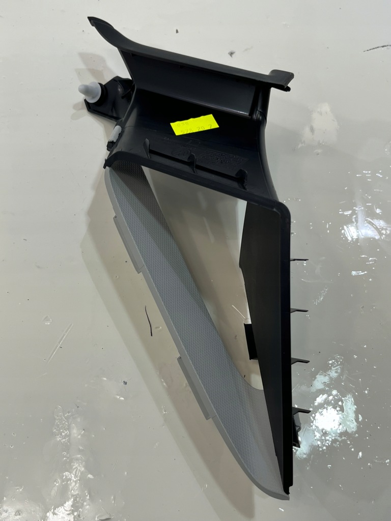 фото №1, Треугольник защита стойка левая vw golf vii 5g0868143b