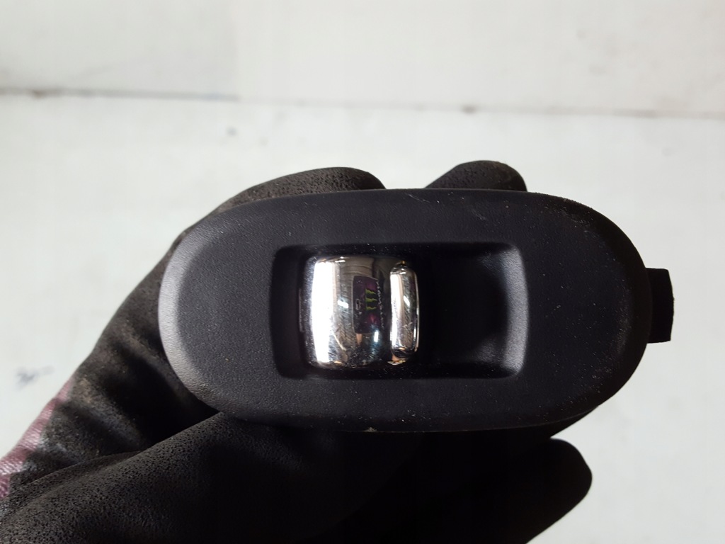 фото №1, Mini cooper f55 14r- переключатель стекло задняя