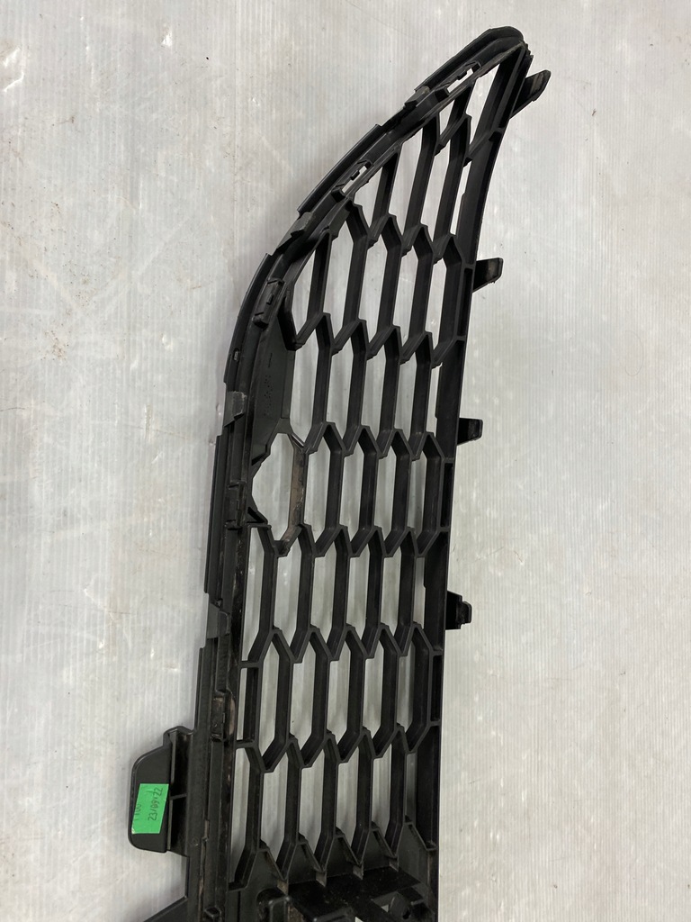 фото №6, Dacia sandero 23- решётка радиатора решётка бампера перед