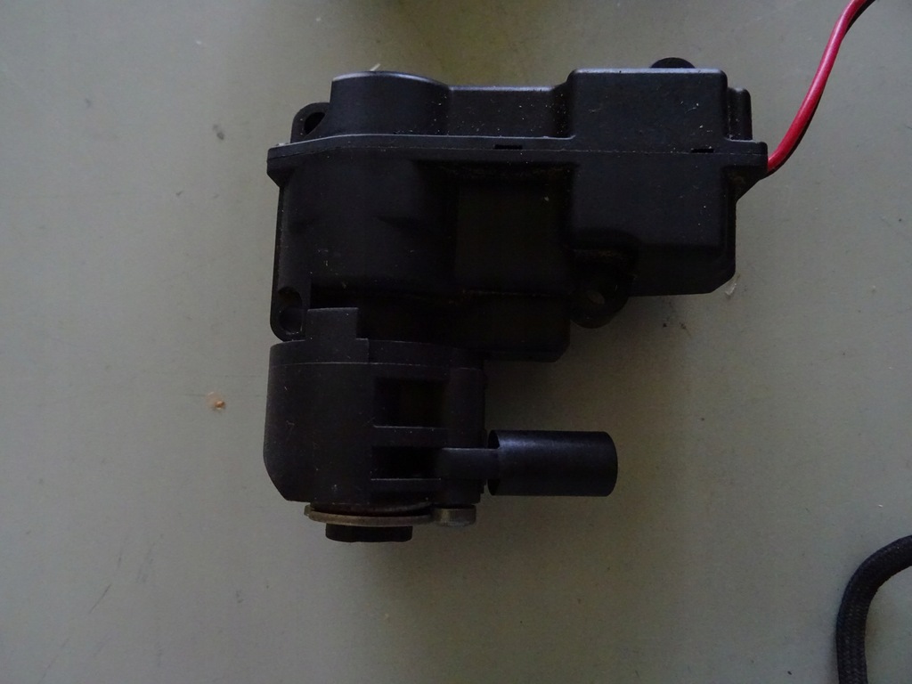 фото №7, Моторчик лампы mercedes atego 085382424 24v