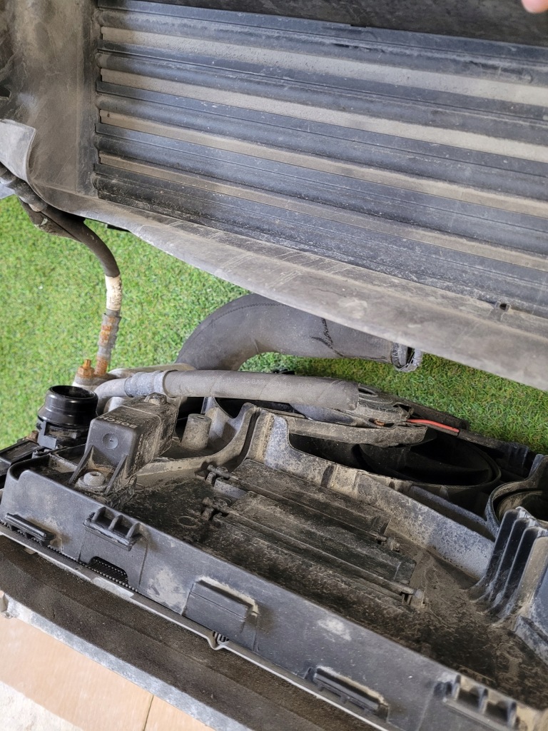 Купить Volvo s60 v60 рестайлинг  капот крышка двигателя комплектная демонтаж 713