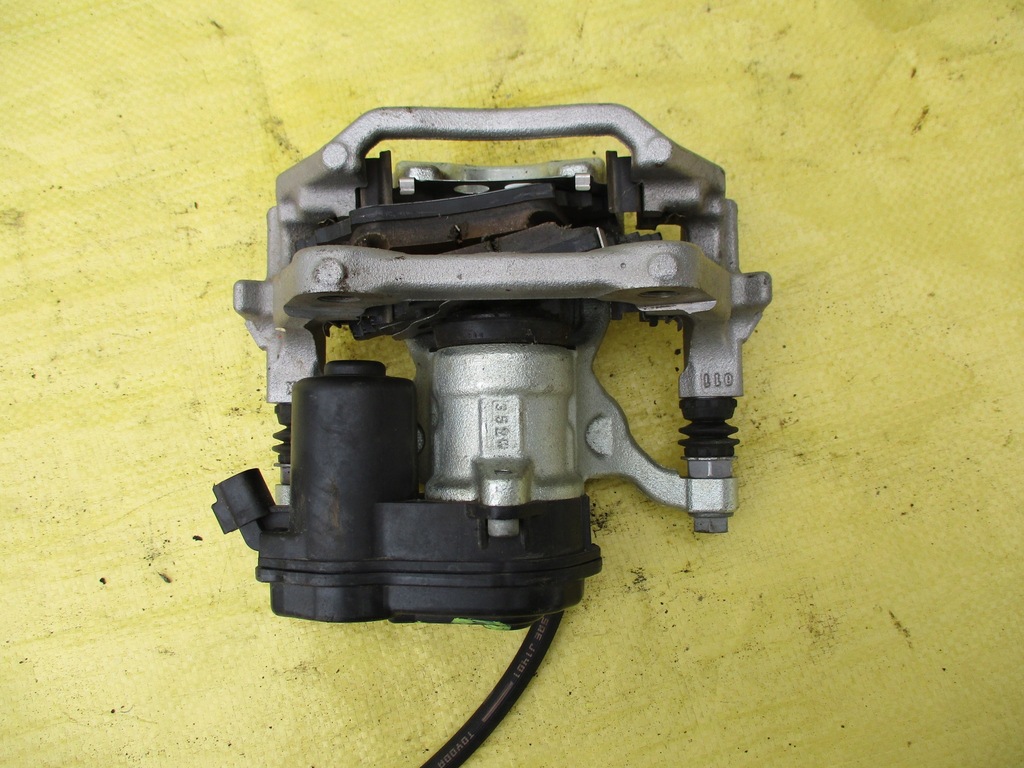 фото №5, Toyota c-hr суппорт тормозной левый задняя электрический