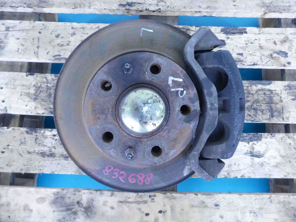 фото №1, Поворотный кулак левая ступица 2.3hpi iveco daily iii 99-06