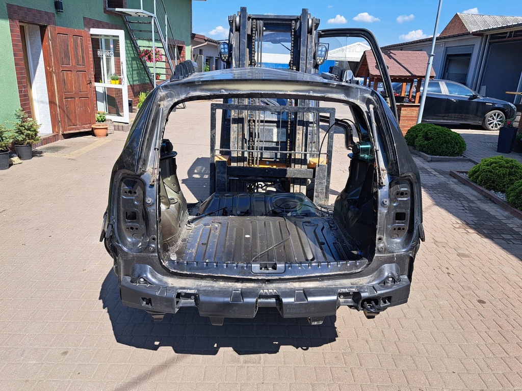 фото №1, Dacia duster pas задний пол поддон