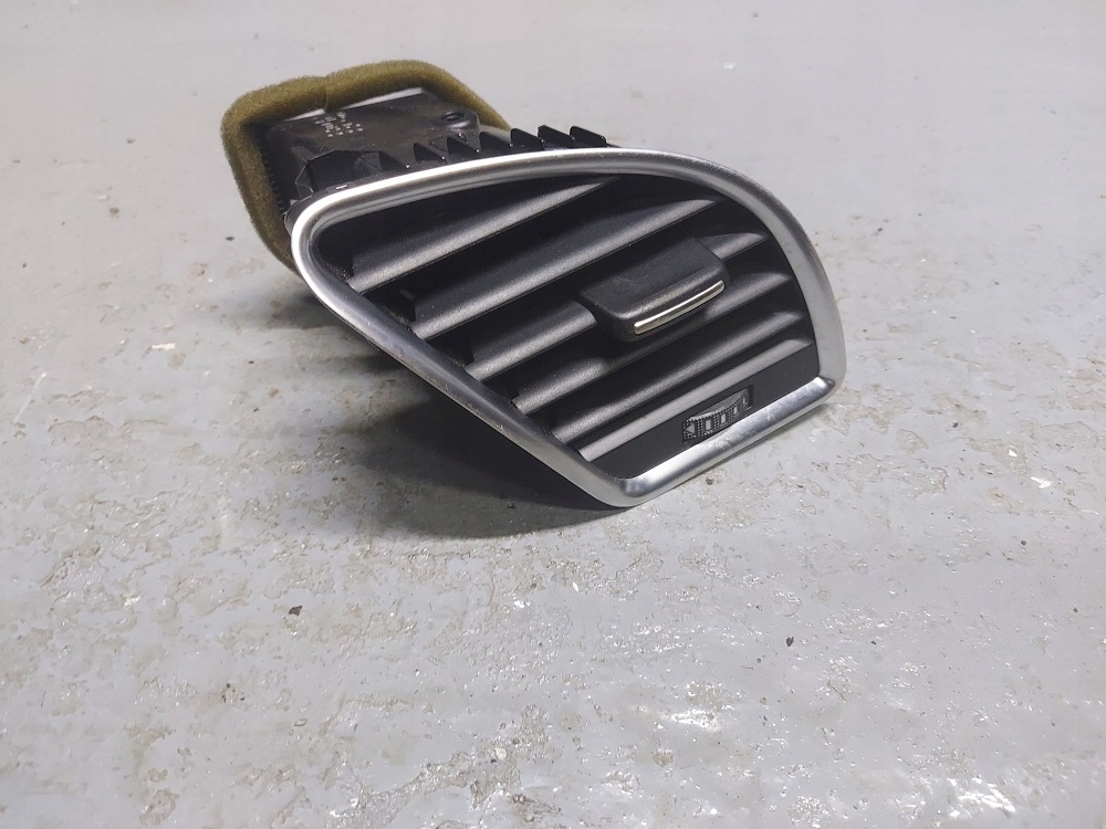 фото №1, Audi a4 b8 a5 lift решітка обдув права 8t1820902f