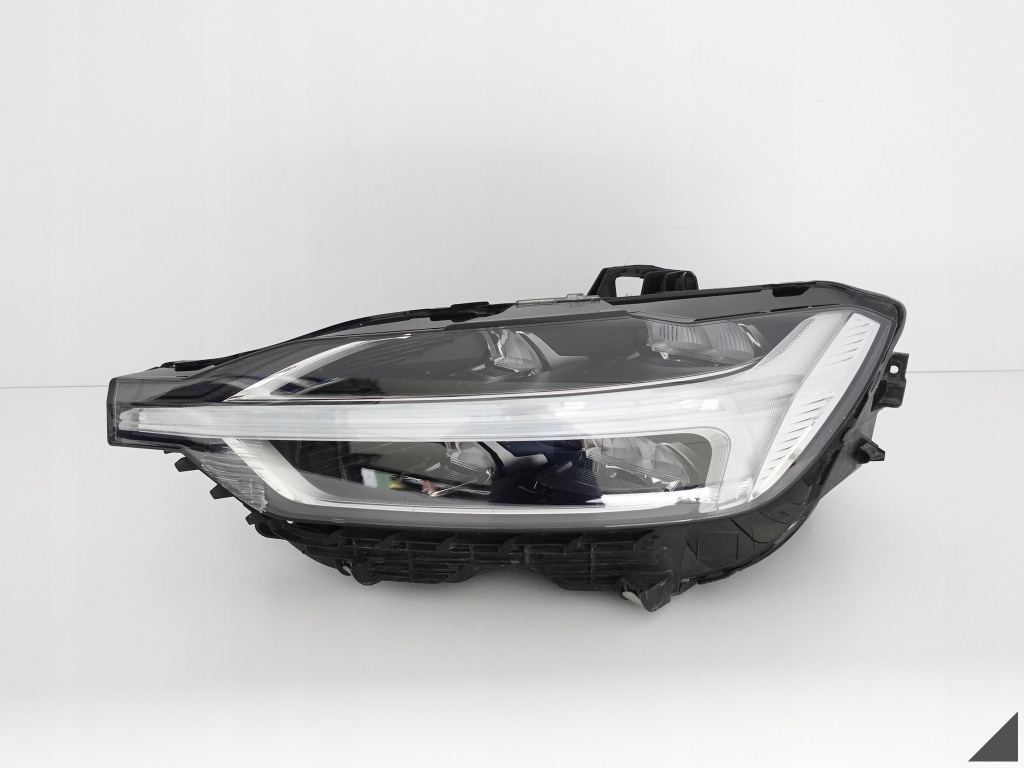 Купити Volvo xc60 2 2 17- mid full led система фара ліва