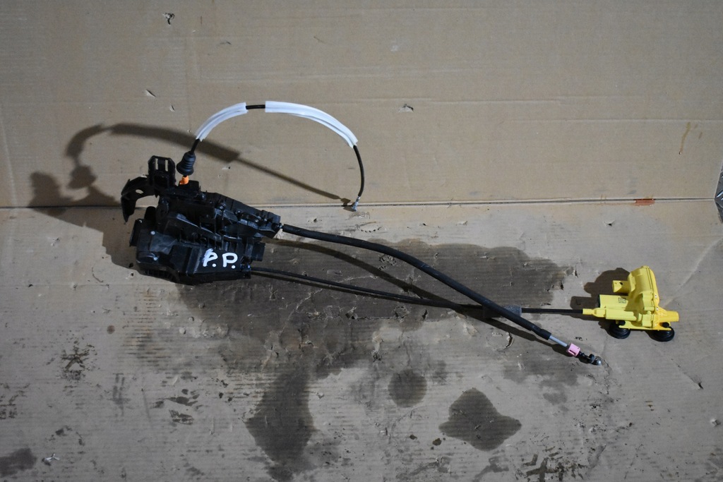 фото №1, Замок доводчик двері передній правий mercedes w223 1