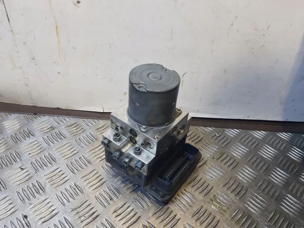 фото №1, Bmw 7 f01 f02 f03 f04 2012 насос abs