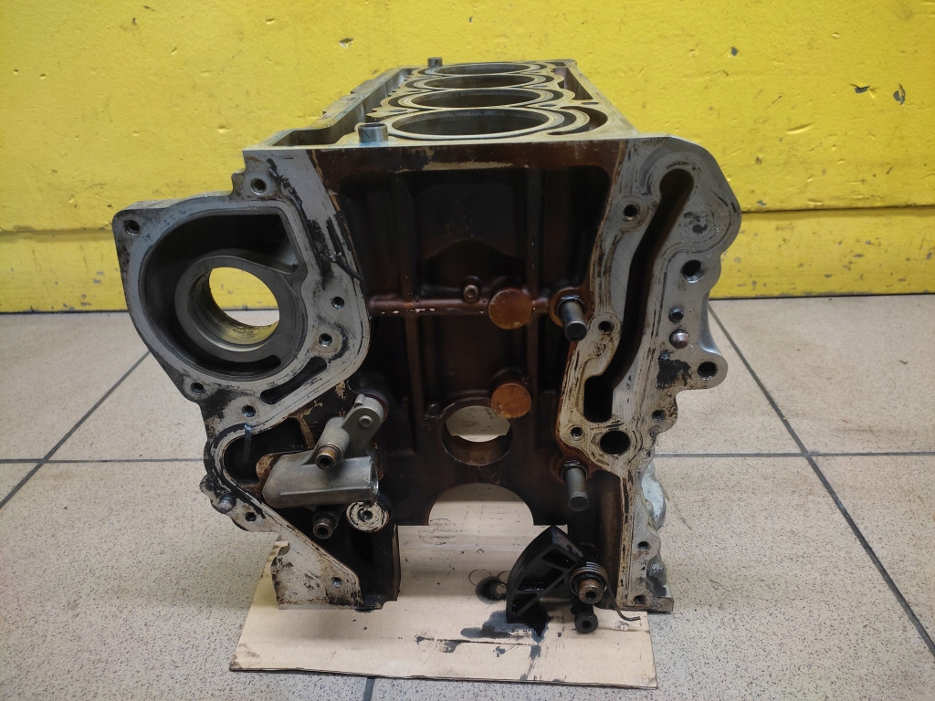 фото №5, Vw touran 1.6 fsi блок двигателя bag