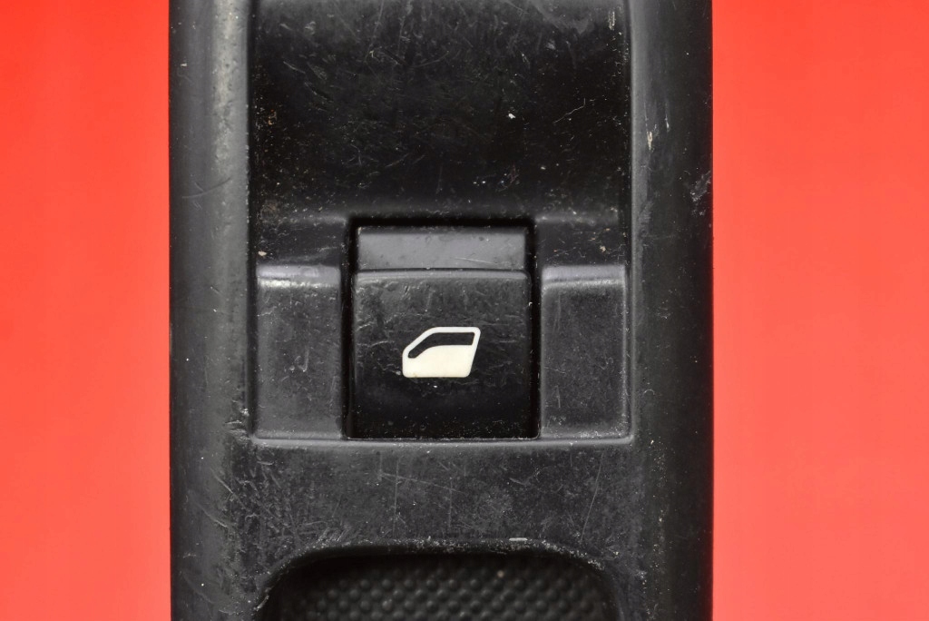 фото №10, Выключатель подъёма стекло правый перед 96662297xt peugeot 3008 1 i 10-13