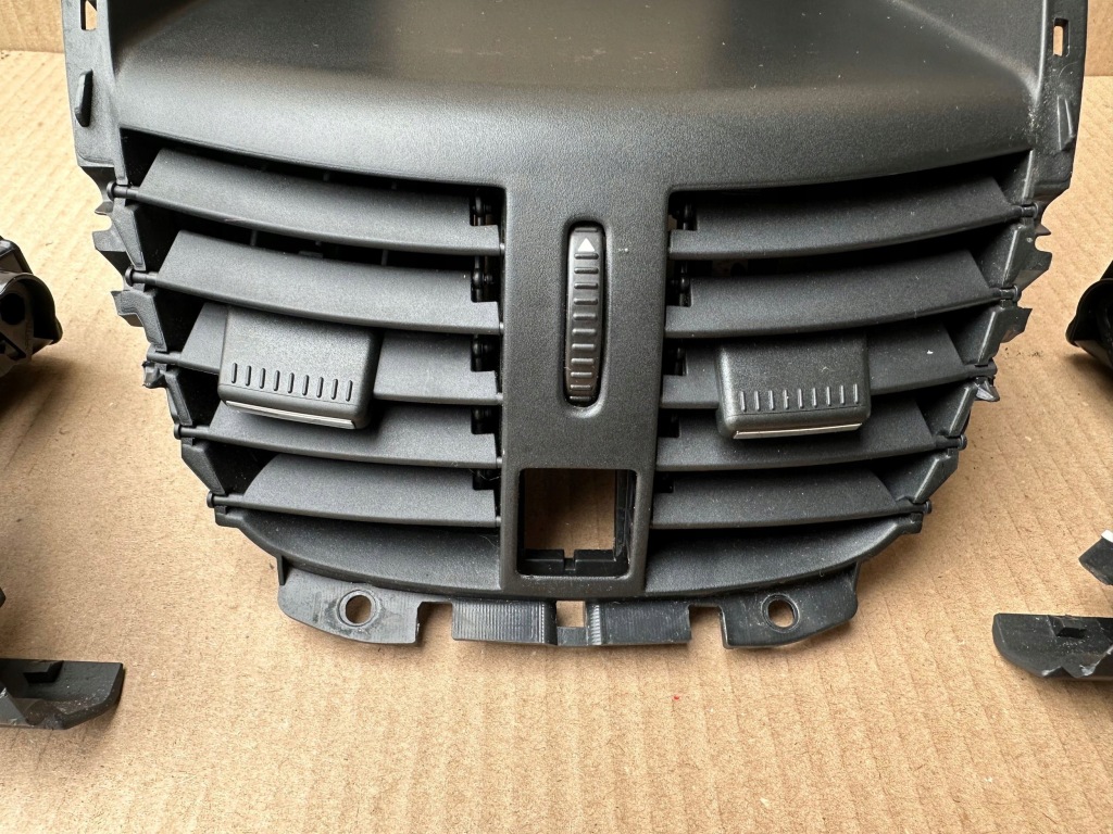 Peugeot 207 lift решётки обдув комплект Недорого