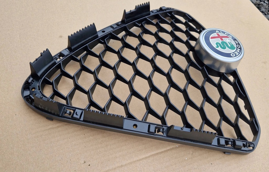 фото №1, Решётка радиатора решётка радиатора alfa romeo giulia qv