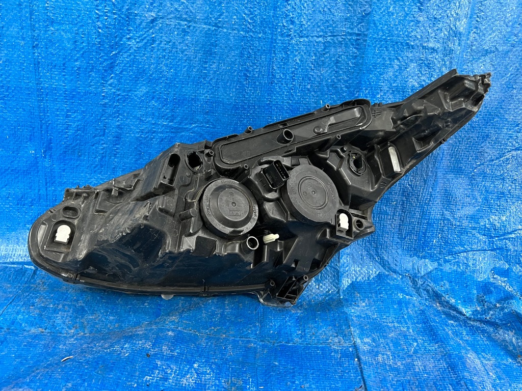 фото №6, Peugeot 208 13- правая лампа передняя