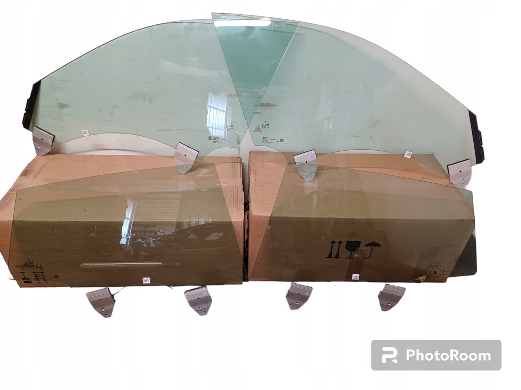 фото №1, Стекло porsche taycan 9j дверь