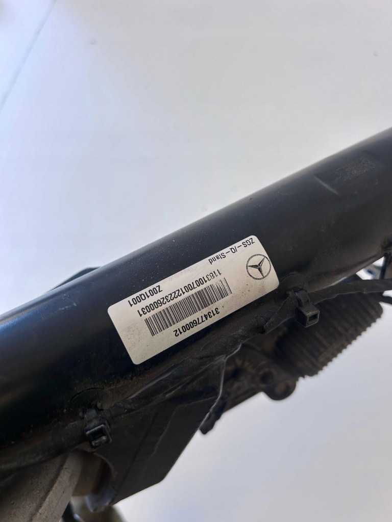 Mercedes cla 118 фаркоп  буксирувальний 1183100700 оригінал Зі Шроту