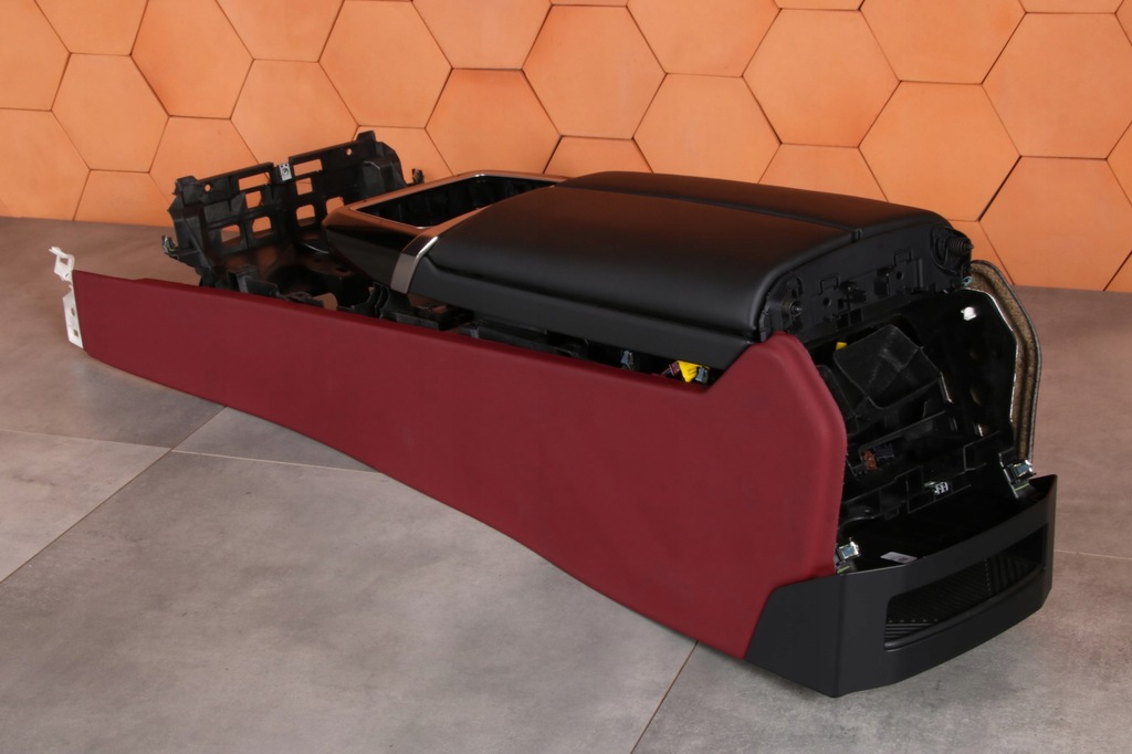 фото №9, Bmw 7' g70 туннель средний подлокотник burgundy кожа veganza 5a2c0f3