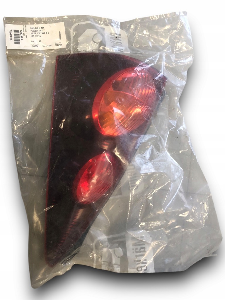 фото №1, Peugeot 107 лампа задняя 815500h090