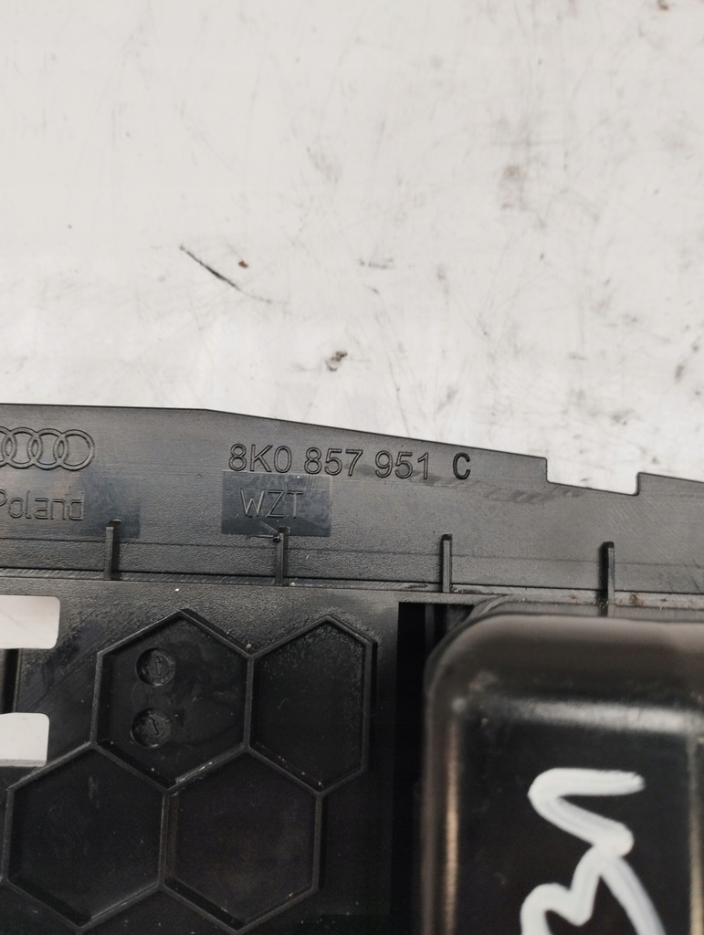 фото №11, Audi a4 b8 a5 q5 пепельница 8k0857951c