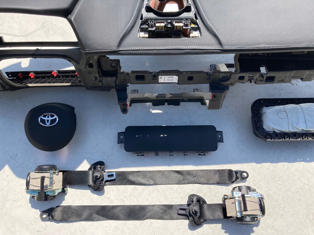 фото №6, Toyota supra приборная панель приборная панель консоль подушки безопасности ремни