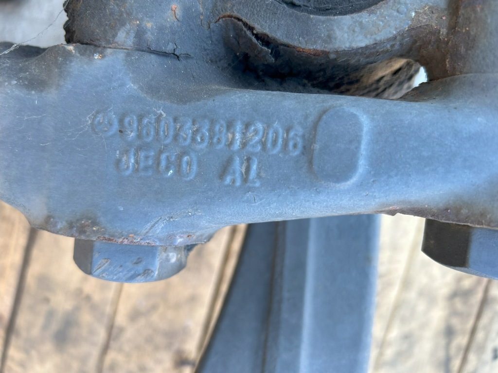 фото №8, Oś ступиця передня mercedes actros mp4 a0003301000