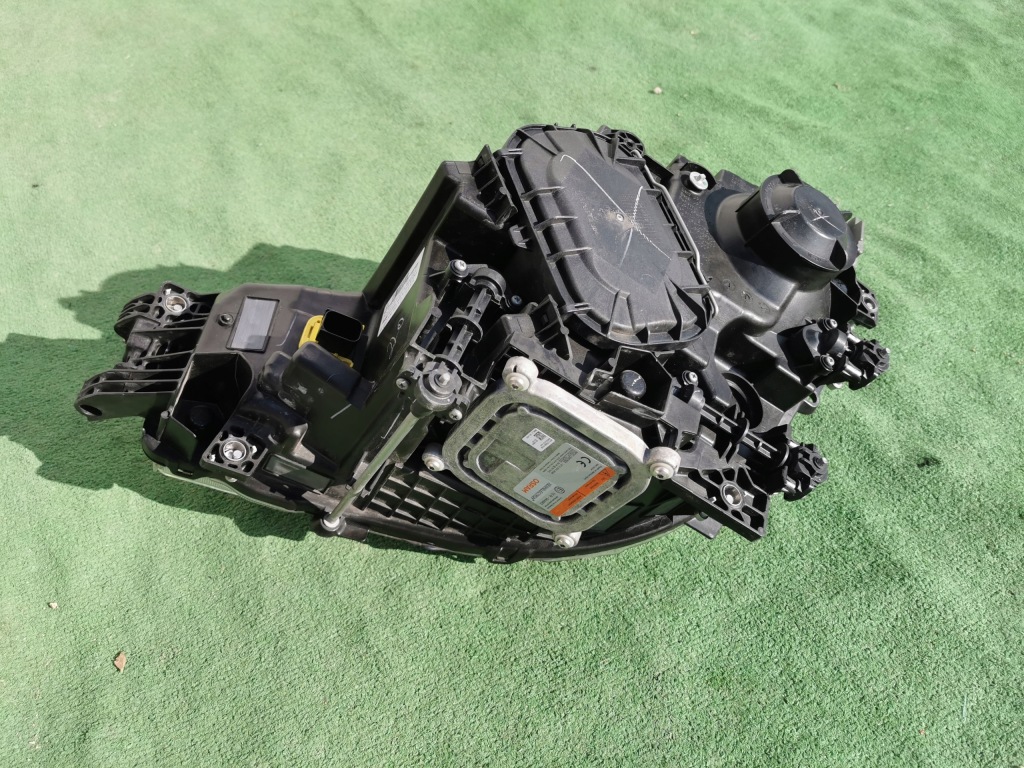 Mercedes actros mp4 фара правый  перед передняя ксенон led a9618206739 Оригинал