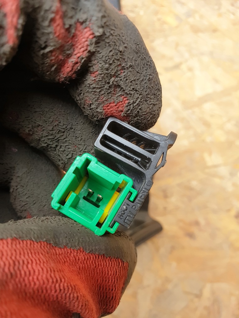 фото №3, Alfa romeo giulia клипса поперечина задняя