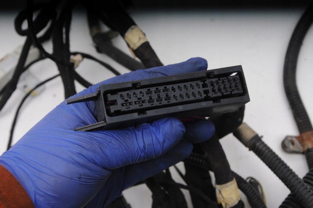 фото №6, Maserati quattroporte v жгут электропроводка багажника