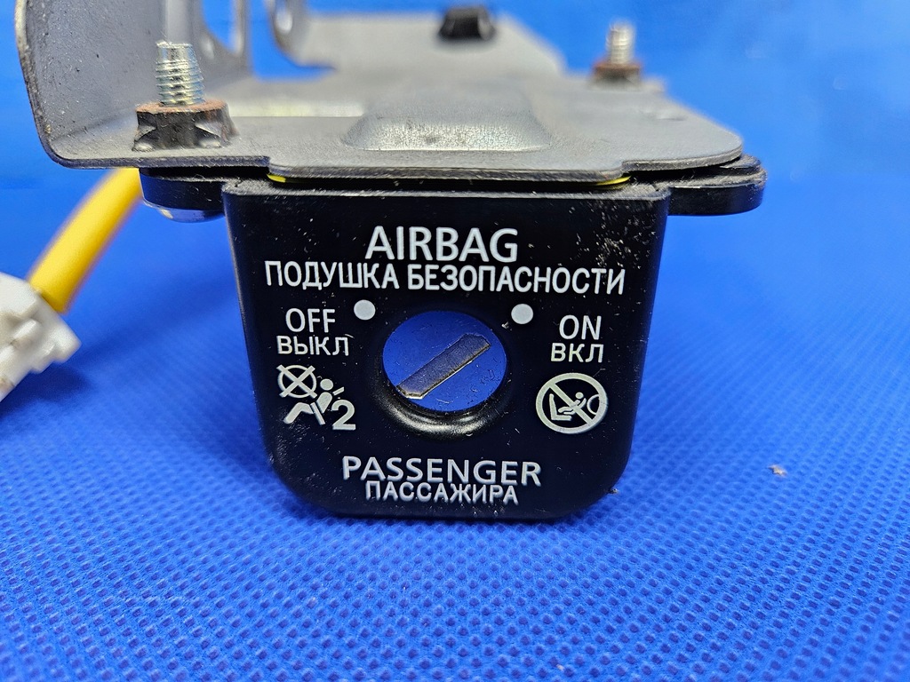 фото №9, Выключатель подушки безопасности пассажира mitsubishi i-miev citroen c-zero peugeot ion