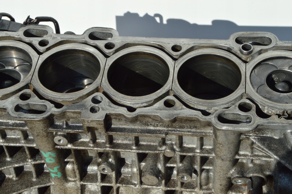 фото №7, Блок двигателя wał вкладыши поршни volvo 2.4 d5 v70 s60 s80 xc90 d5244t d5 244t